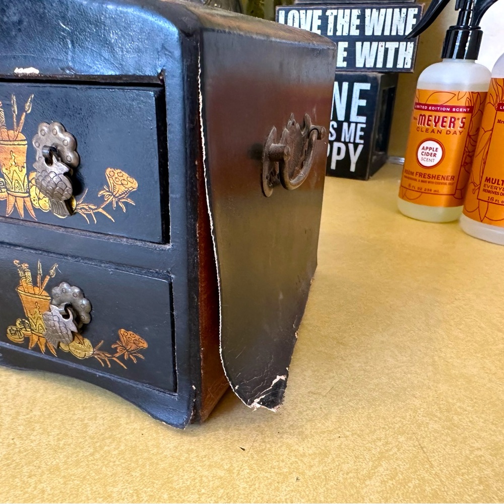 Antique, Asian jewelry box - Picture 6 of 11